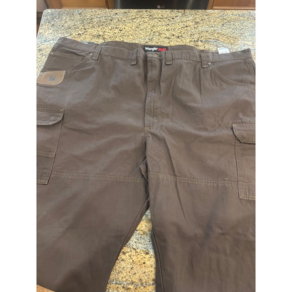 NWT Wrangler RIGGS Workwear Mens Ranger Relaxed Fit Brown Cargo Pants 42x30 - Picture 1 of 13